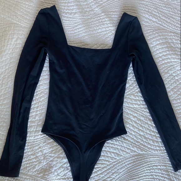 Aritzia square neck bodysuit - Picture 2 of 3